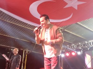 Düziçi’nde 106. yıl coşkusu Hakan Peker konseriyle başladı