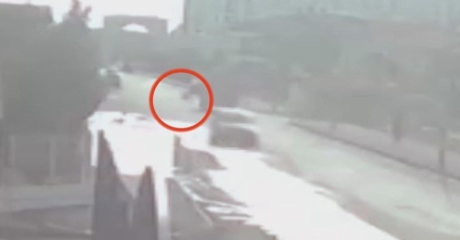 Köpekten kaçarken kamyonun altında kalarak ölmüştü, sınıf arkadaşlarının vefası anneyi duygulandırdı