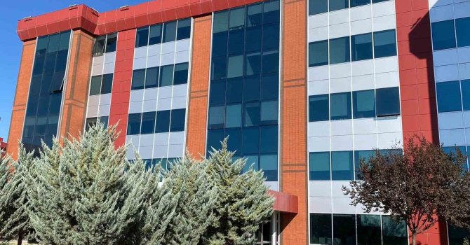 Burdur Mehmet Akif Ersoy Üniversitesi’nde taciz içerikli mesajlara meslekten ihraç