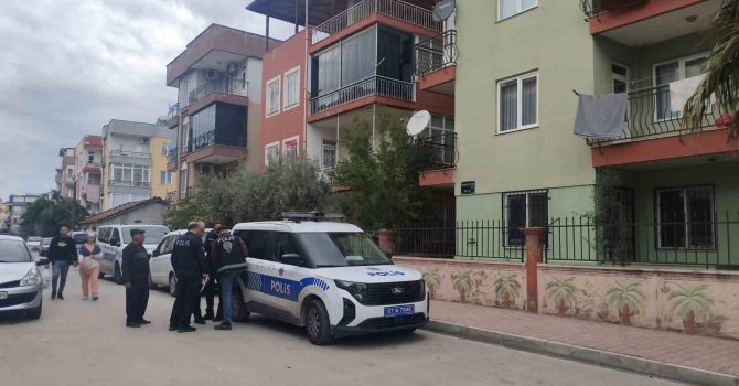 Kendisinden haber alamayan şahıs evinde ölü bulundu