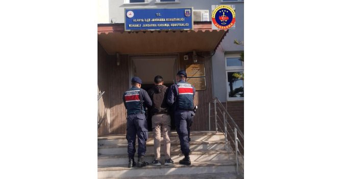 Antalya’da 28 yıl kesinleşmiş hapis cezasıyla aranan hükümlü yakalandı