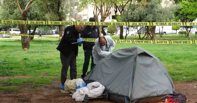 Parka kurduğu çadırda yaşayan adam ölü bulundu