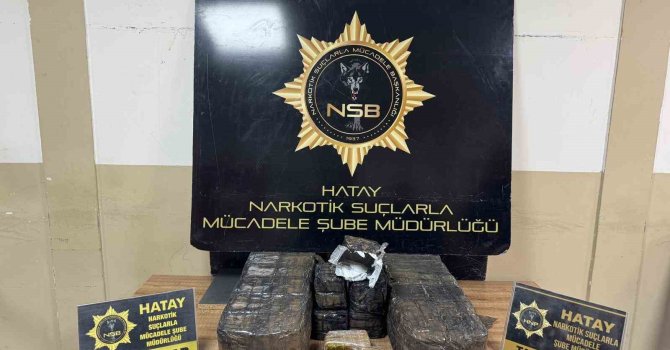 Sahile vuran çuvalın içinde 36 kilogram takoz esrar ele geçirildi