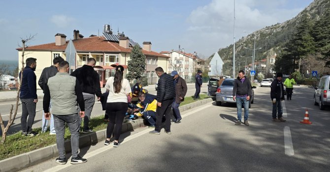 Motosikletin kontrolünü kaybeden sürücü ağır yaralandı