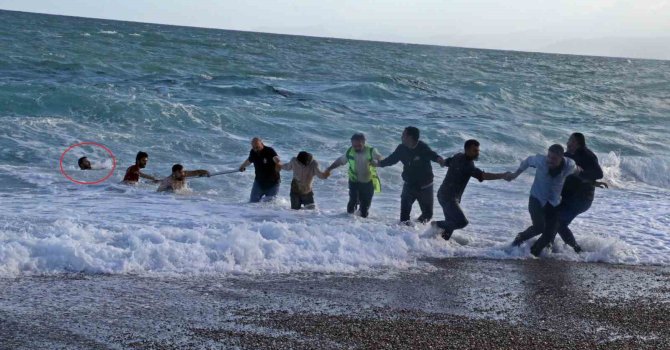 Dünyaca ünlü sahilde can pazarı: 2 kardeş kurtuldu, kuzen hayatını kaybetti