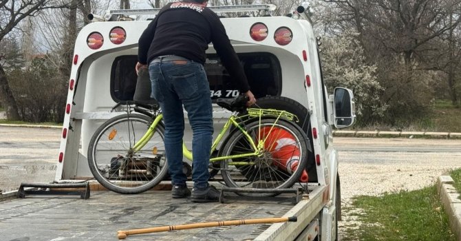 Isparta’da kazada 83 yaşındaki bisikletli ağır yaralandı