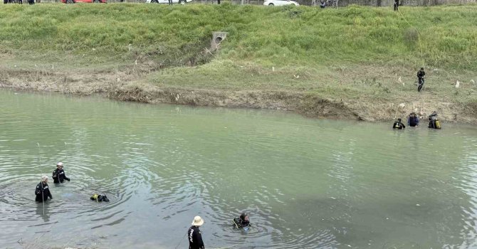 Tarsus’ta ırmakta kaybolan genci arama çalışmaları sürüyor