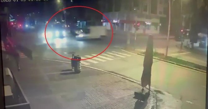 Ambulansa çarpan aracın sürücüsü alkollü çıktı