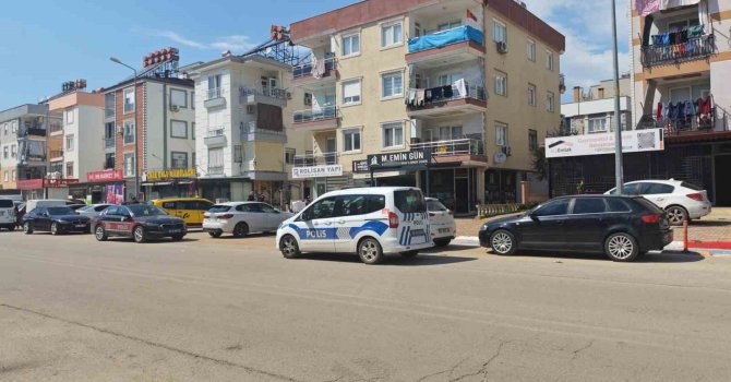 Husumetli akrabalar arasında bıçaklı kavga: 2 yaralı