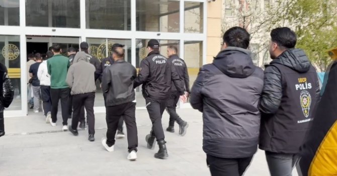 Siber dolandırıcılık operasyonunda 15 kişi tutuklandı