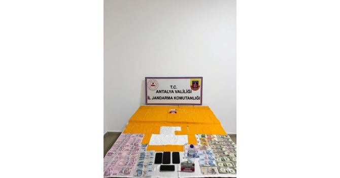 Alanya’da 75 bin kullanımlık uyuşturucu madde ele geçirildi: 2 gözaltı