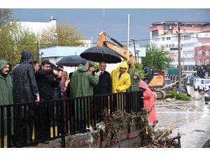 Osmaniye’de sel alarmı: 251 araç, bin 93 personel görevde