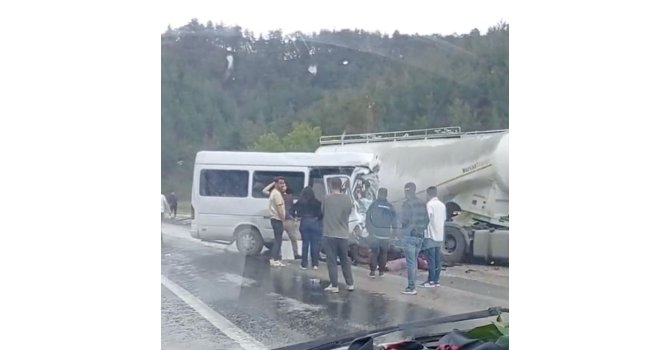 Isparta-Antalya karayolunda feci kaza: 7 ölü