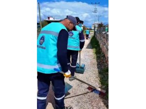 Antakya Belediyesi, Suvatlı Mahallesi’nde temizlik çalışmalarını sürdürüyor