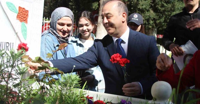 Adana’da şehit polisler unutulmadı