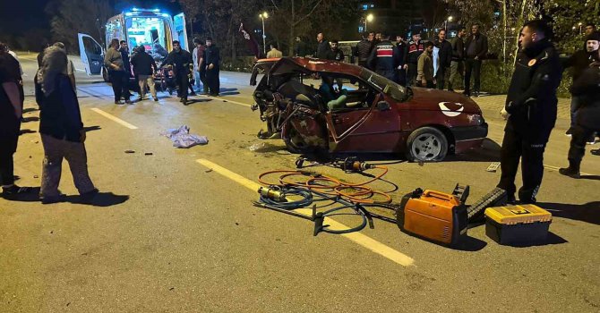 Finike-Kumluca yolunda kaza: 1 ölü, 5 yaralı