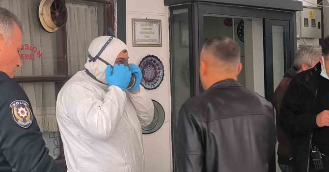 Kaldığı pansiyon odasında ölü olarak bulundu