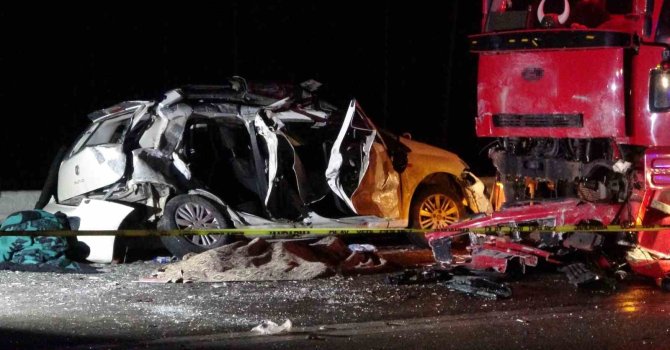 Çocuklarını korumaya çalışırken kazada hayatını kaybeden annenin cenazesi Batman’a gönderildi