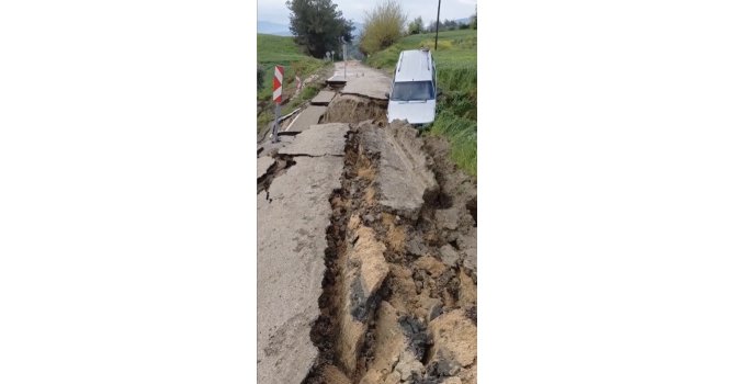 Osmaniye’de yoğun yağış yolları çökertti, bazı güzergahlar ulaşıma kapandı