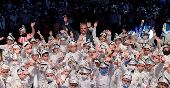 Başkan Uysal, “Çocuklarımızın bahtı, Antalya’mız gibi olsun”