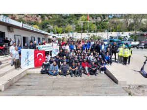 Konyaaltı Sahili’nde deniz dibi ve kıyı temizliği yapıldı