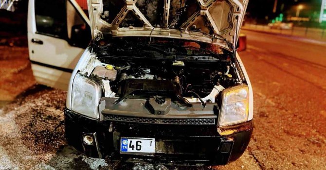 Kahramanmaraş’ta iki farklı noktada araç yangını söndürüldü