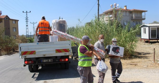 Büyükşehir’den yangınzedelere eşya yardımı