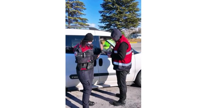 Polis denetimlerinde 40 aranan şahıs yakalandı