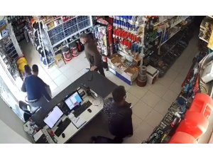 Antalya’da depremi fark edince sokağa fırladılar