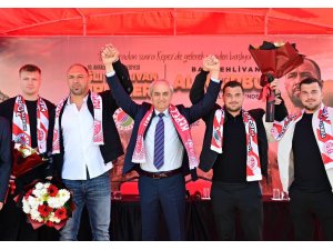 Yağlı güreşlerin efsane ismi Ali Gürbüz’e coşkulu karşılama