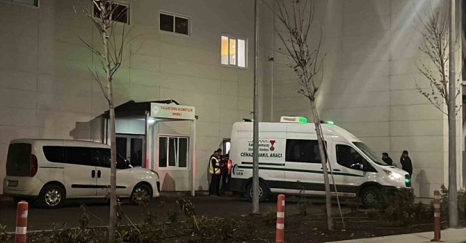 Tartıştığını eşini başından silahla vurup öldürdü