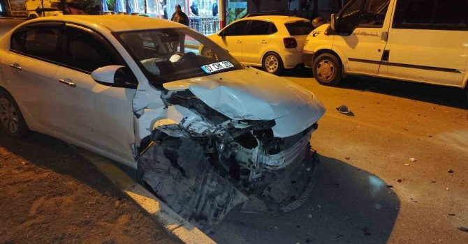 Park halindeki araçları hurdaya çevirdi, 3.41 promil alkollü çıktı