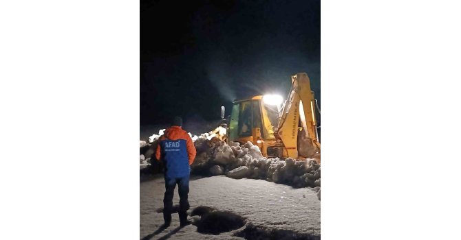 Isparta’da karla kaplı yaylada mahsur kalan 2 kişi kurtarıldı