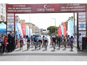 Alanya’da ÜNİLİG Yol ve Dağ Bisikleti Türkiye Şampiyonası başladı