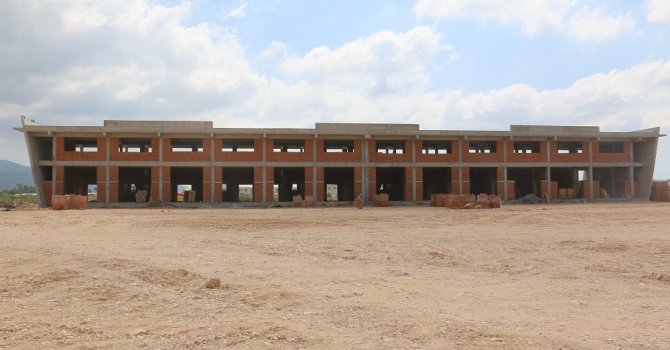 Kaş Kınık Hal’inde çalışmalar aralıksız devam ediyor