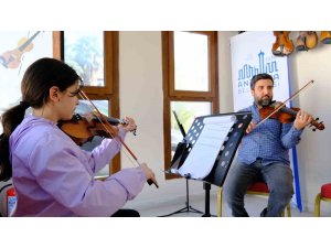 Antakya Belediyesi’nden ücretsiz keman kursu