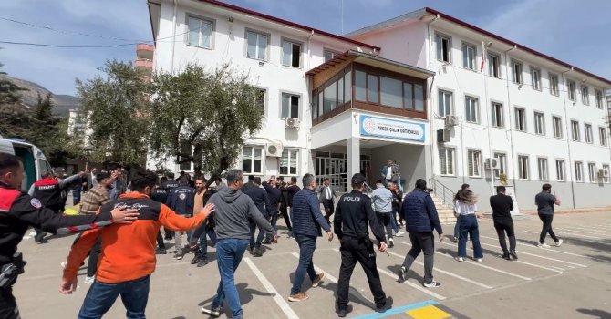 Kahramanmaraş’ta okulda silahlı saldırı: 4 ölü, 20 yaralı