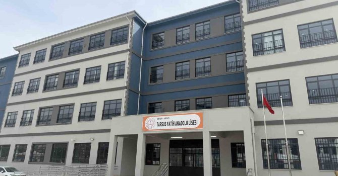 Mersin’de bir lise öğrencisi silahla yakalandı