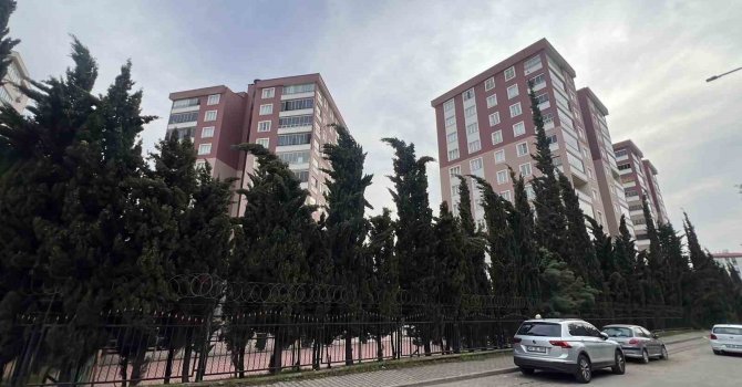 Saldırıyı gerçekleştiren öğrencinin ailesinin yaşadığı sitede sessizlik hakim