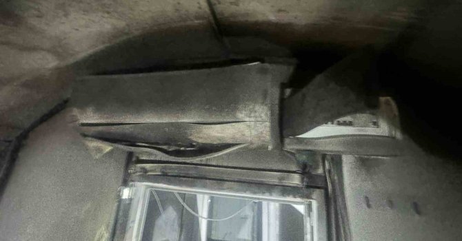 İskenderun’da konteyner yangınında 2 kişi dumandan etkilendi