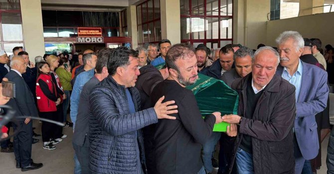 Okul saldırısında hayatını kaybedenlerin cenazeleri ailelerine teslim edilmeye başlandı