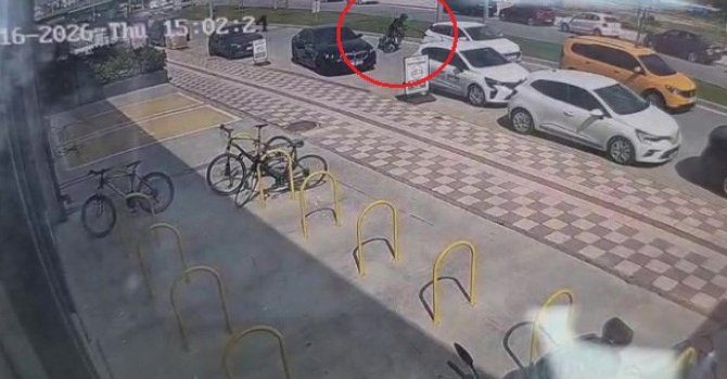 Önünde yavaşlayan araçlara çarpmamak için kaza yaptı