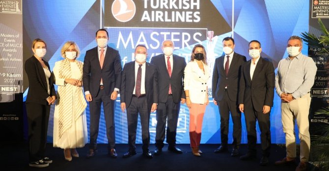 Başkan Böcek, ‘Bütün ekibimle turizmcilerimizin emrindeyim”