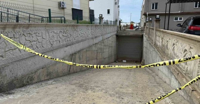Yolu kısaltmak isterken  apartman boşluğuna düşerek hayatını kaybetti