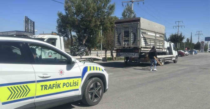 Eski plakasını kamyonetine taktı, 140 bin lira cezadan kaçamadı