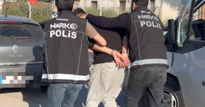 Operasyon anı kamerada: Mersin’de 184 kilo 900 gram uyuşturucu ele geçirildi