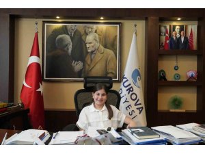 Çukurova Belediye Başkanı Kozay, makam koltuğunu çocuklara devretti