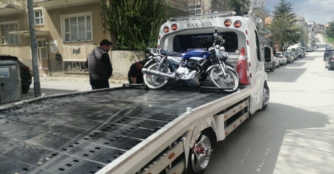 Trafik denetiminde 2 motosiklet sürücüsüne 254 bin TL ceza