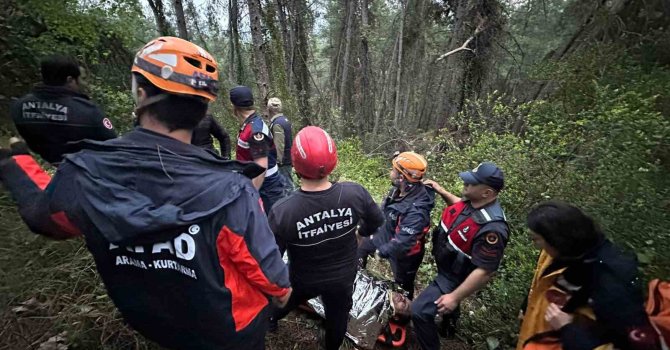 Antalya’da 80 metrelik uçuruma yuvarlanan adam yaralı olarak kurtarıldı
