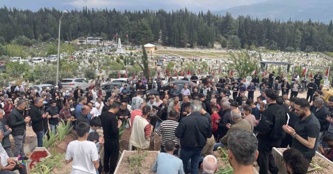 Adana’da boğulan üniversiteli genç, Osmaniye’de gözyaşlarıyla defnedildi